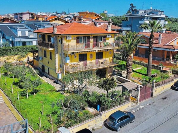 casa indipendente in vendita a Guidonia Montecelio in zona Setteville