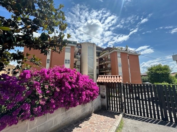 appartamento in vendita a Guidonia Montecelio in zona Guidonia