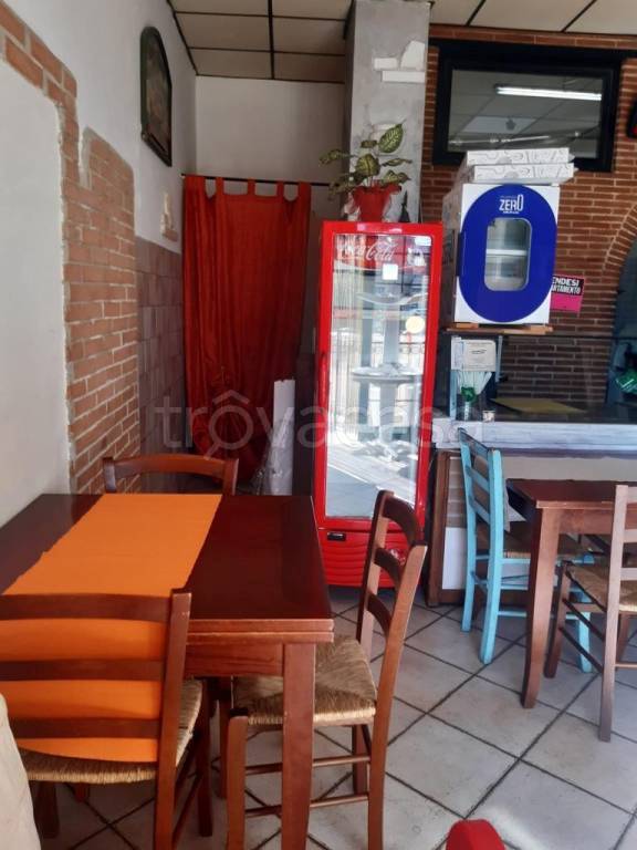 negozio in vendita a Guidonia Montecelio in zona Guidonia