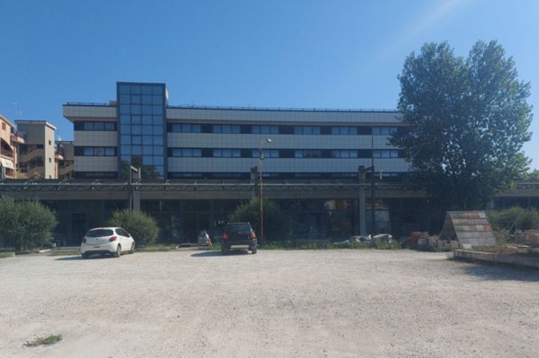 capannone in vendita a Guidonia Montecelio in zona Marco Simone