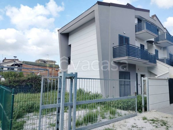 appartamento in vendita a Guidonia Montecelio in zona Villalba