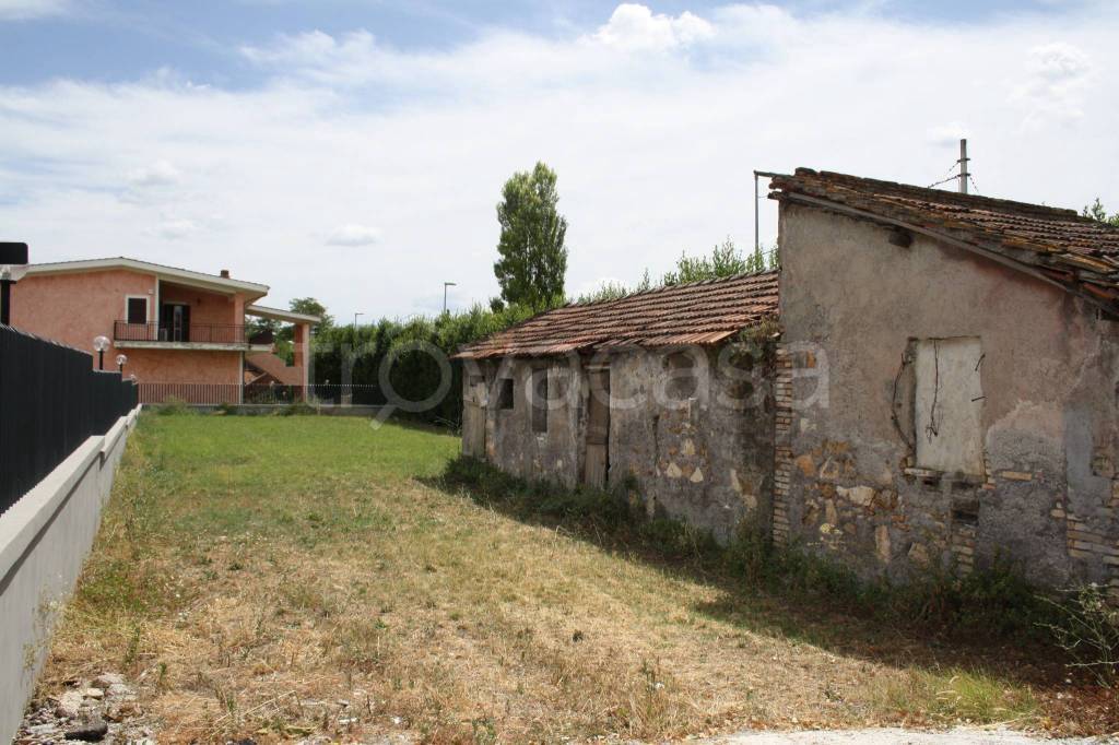 terreno edificabile in vendita a Guidonia Montecelio in zona Montecelio