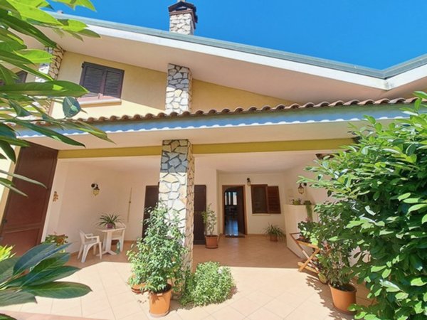 casa indipendente in vendita a Guidonia Montecelio in zona Marco Simone
