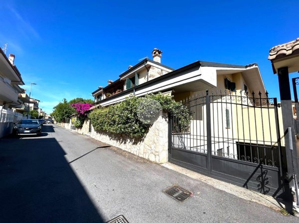 casa indipendente in vendita a Guidonia Montecelio in zona Villanova