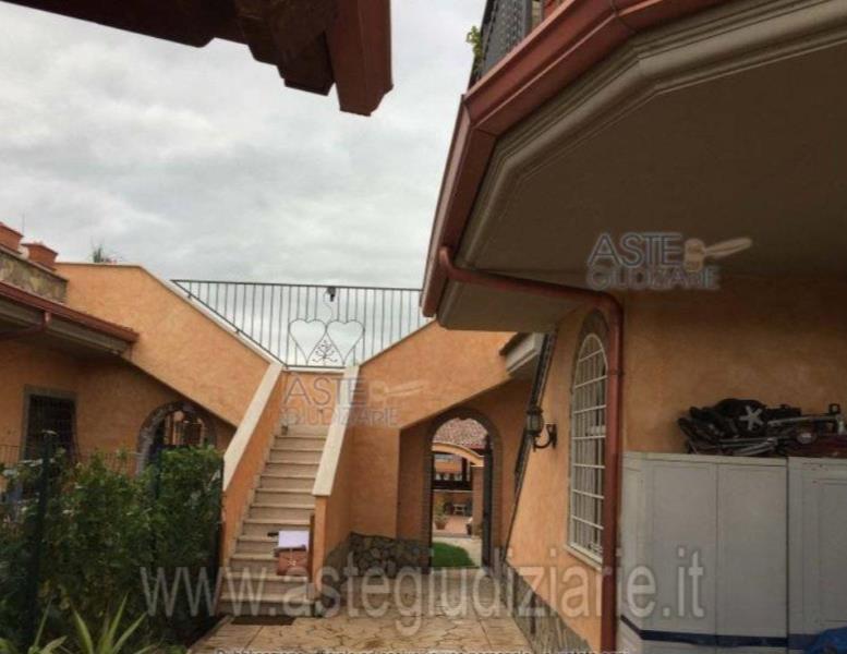 casa indipendente in vendita a Guidonia Montecelio in zona Guidonia