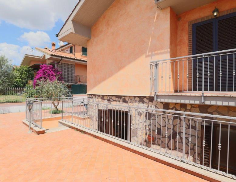 casa indipendente in vendita a Guidonia Montecelio