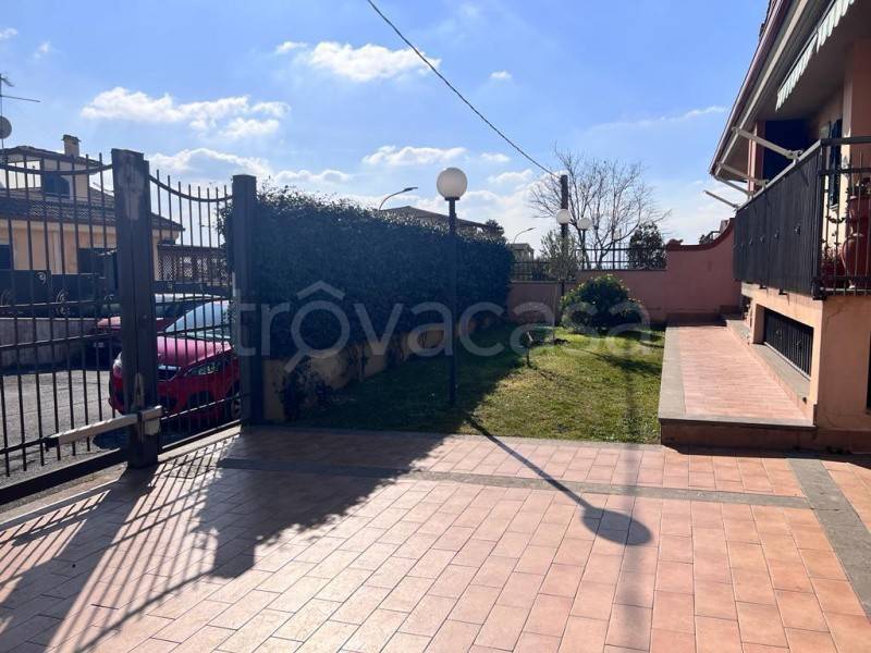 casa indipendente in vendita a Guidonia Montecelio in zona Setteville