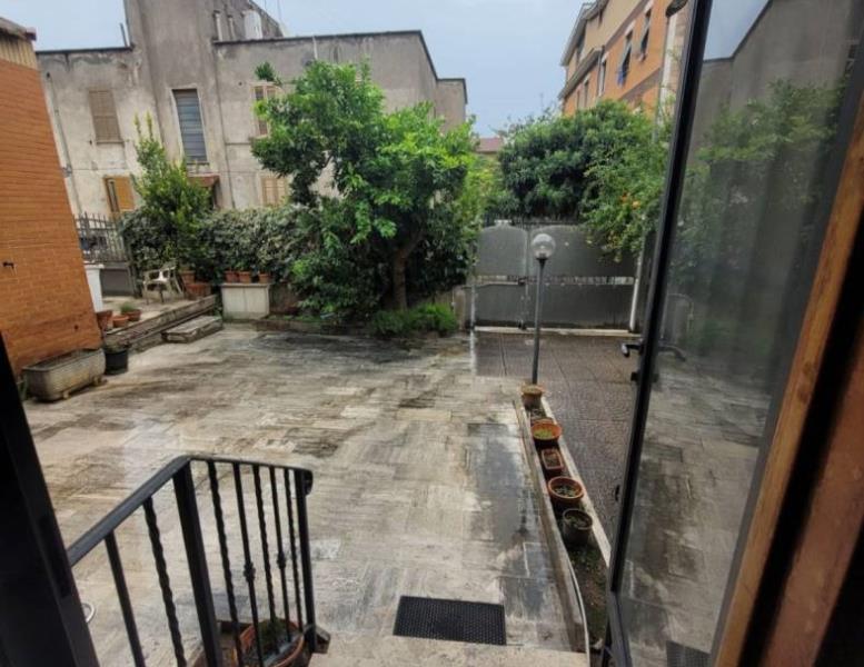 casa indipendente in vendita a Guidonia Montecelio in zona Guidonia