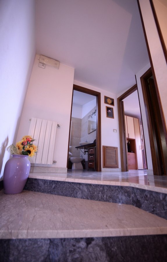 casa indipendente in vendita a Guidonia Montecelio in zona Marco Simone