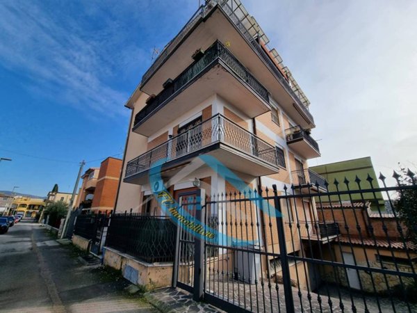 appartamento in vendita a Guidonia Montecelio in zona Villanova