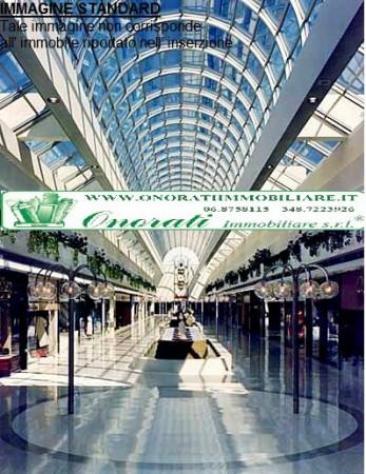 ufficio in vendita a Guidonia Montecelio in zona Guidonia