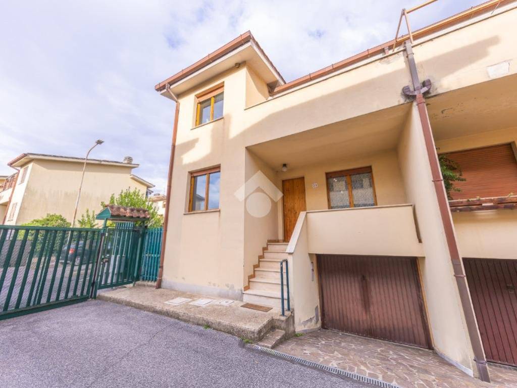 casa indipendente in vendita a Guidonia Montecelio