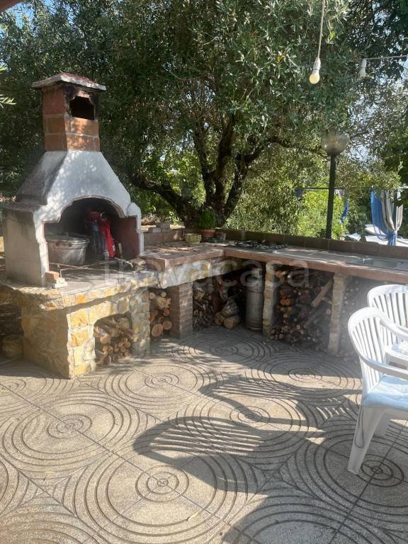 casa indipendente in vendita a Guidonia Montecelio in zona Guidonia