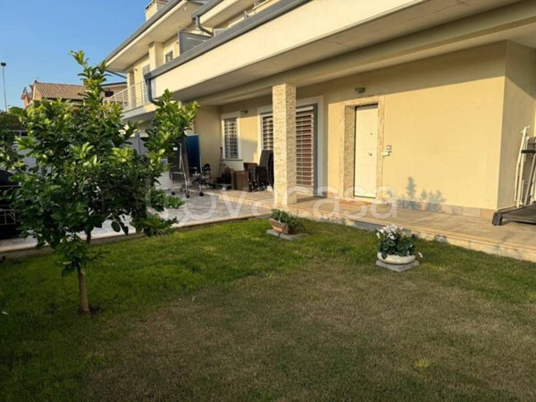 casa indipendente in vendita a Guidonia Montecelio in zona Montecelio