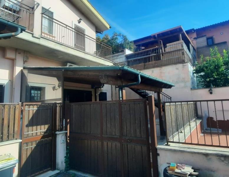 villa in vendita a Guidonia Montecelio in zona Pichini