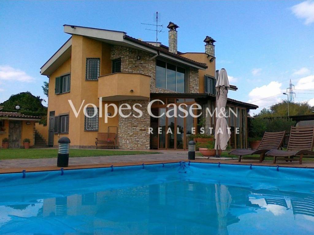 casa indipendente in vendita a Guidonia Montecelio in zona Montecelio