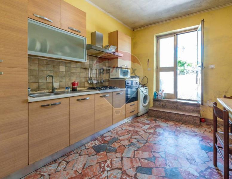 appartamento in vendita a Guidonia Montecelio in zona Marco Simone