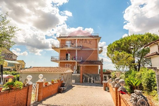 appartamento in vendita a Guidonia Montecelio in zona Marco Simone