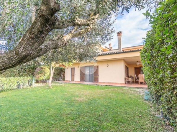 casa indipendente in vendita a Guidonia Montecelio