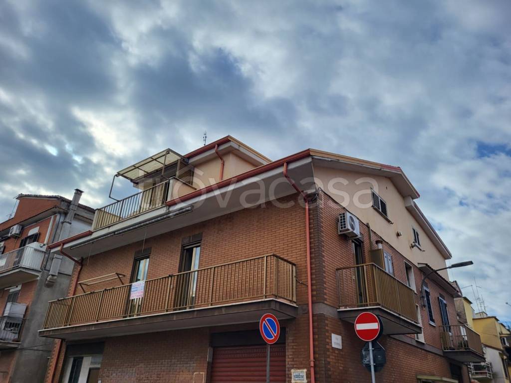 appartamento in vendita a Guidonia Montecelio in zona Villalba