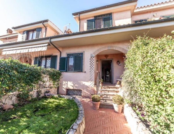casa indipendente in vendita a Guidonia Montecelio in zona Marco Simone