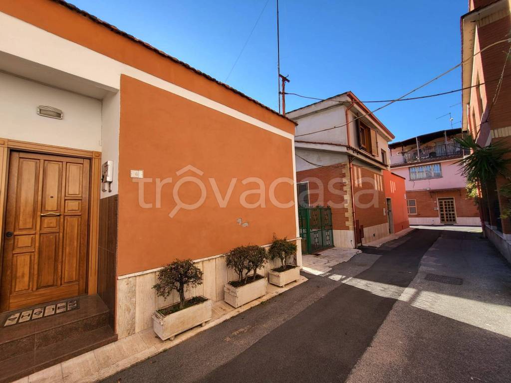 appartamento in vendita a Guidonia Montecelio in zona Villalba