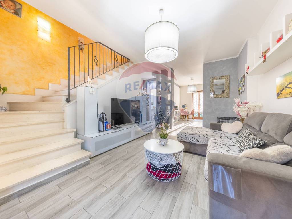casa indipendente in vendita a Guidonia Montecelio in zona Marco Simone
