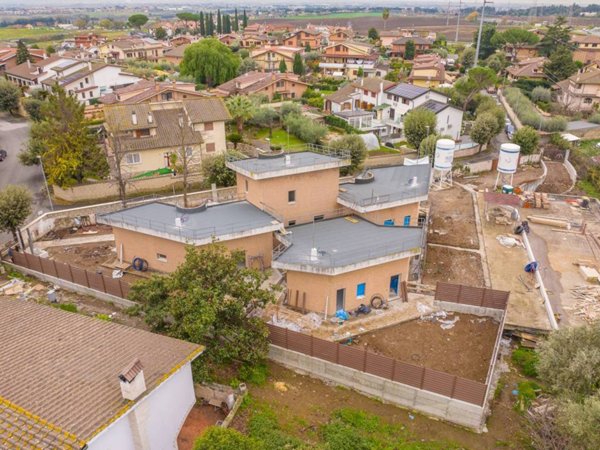 casa indipendente in vendita a Guidonia Montecelio
