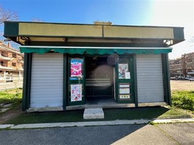 negozio in vendita a Guidonia Montecelio in zona Villanova