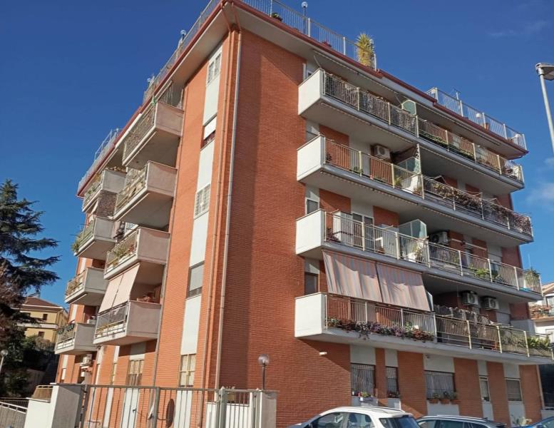 appartamento in vendita a Guidonia Montecelio in zona Guidonia