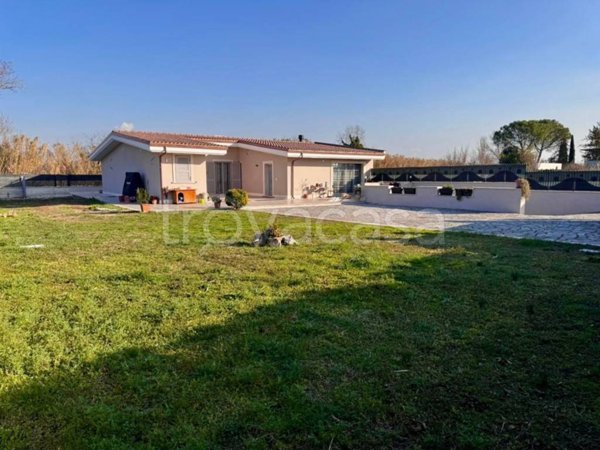 casa indipendente in vendita a Guidonia Montecelio in zona Villalba