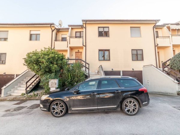 casa indipendente in vendita a Guidonia Montecelio