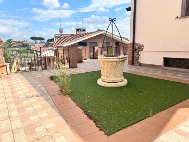 casa indipendente in vendita a Guidonia Montecelio in zona Setteville