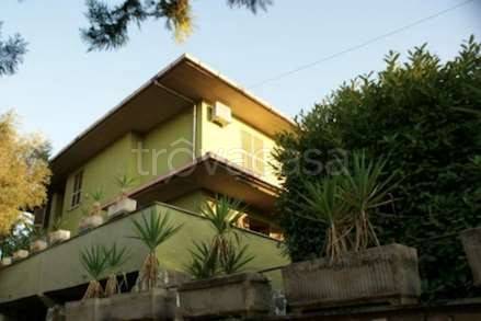 casa indipendente in vendita a Guidonia Montecelio in zona Pichini