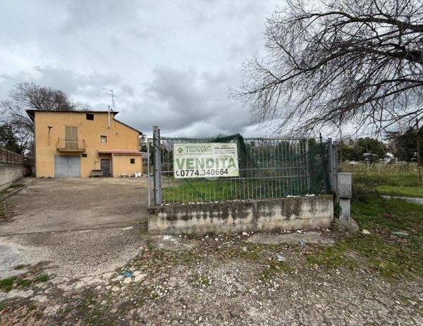 casa indipendente in vendita a Guidonia Montecelio in zona Guidonia