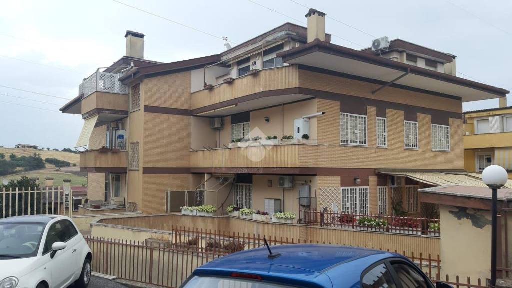 appartamento in vendita a Guidonia Montecelio in zona Colleverde