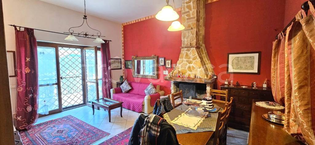 casa indipendente in vendita a Guidonia Montecelio in zona Pichini