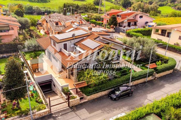 casa indipendente in vendita a Guidonia Montecelio in zona Marco Simone