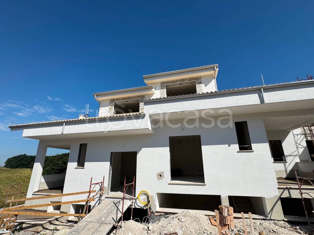 casa indipendente in vendita a Guidonia Montecelio in zona Marco Simone