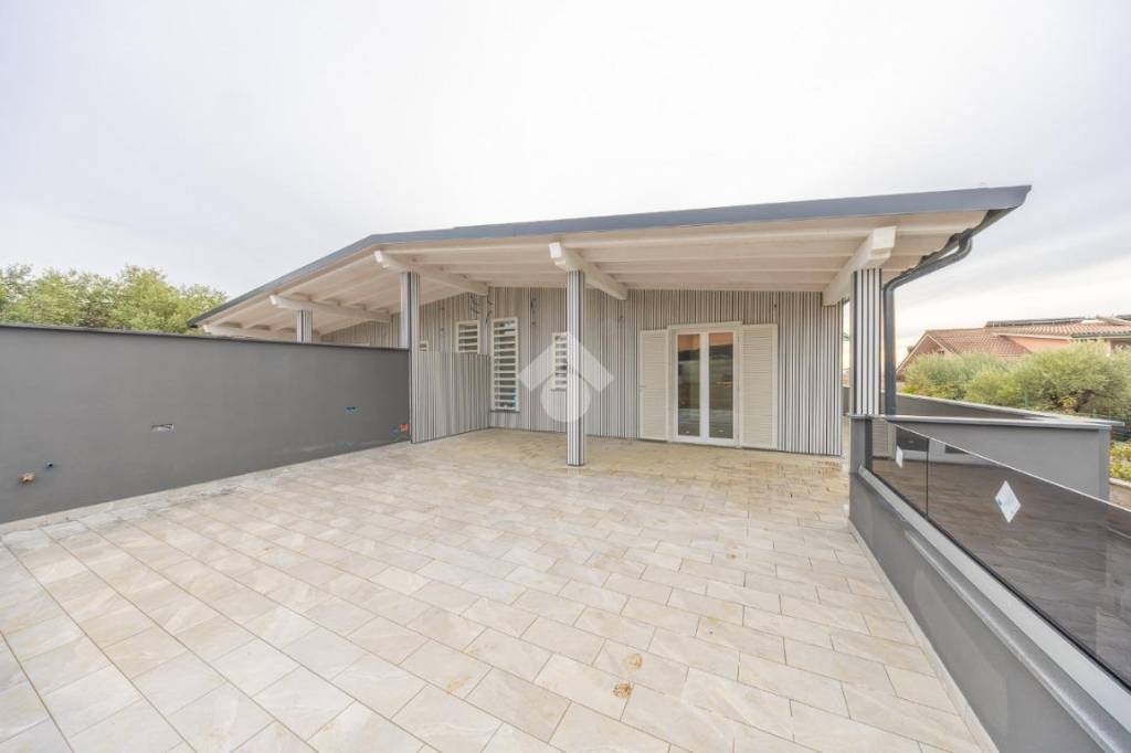 casa indipendente in vendita a Guidonia Montecelio in zona Setteville