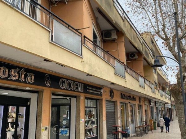 appartamento in vendita a Guidonia Montecelio in zona Guidonia