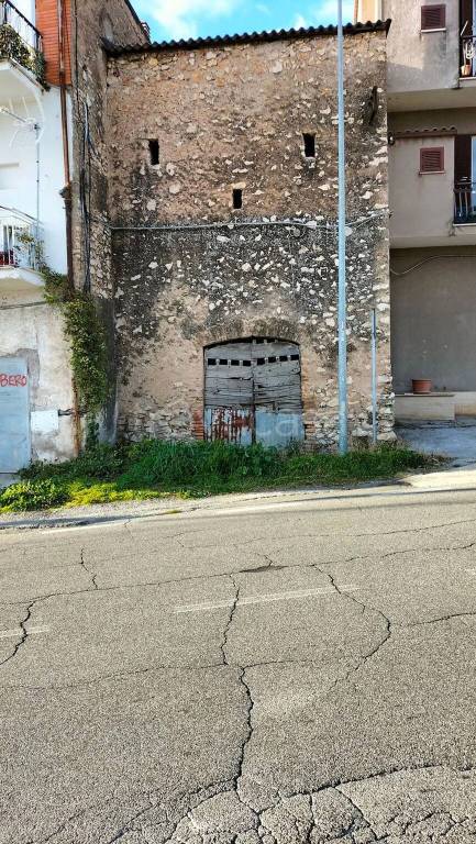 casa indipendente in vendita a Guidonia Montecelio in zona Montecelio