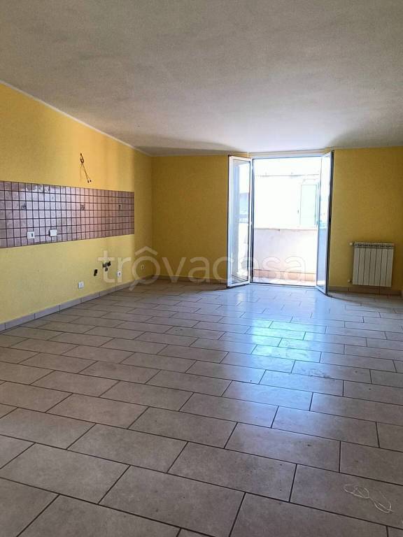 appartamento in vendita a Guidonia Montecelio in zona Guidonia