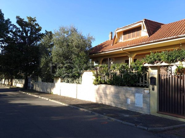casa indipendente in vendita a Guidonia Montecelio in zona Montecelio