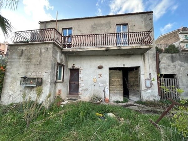 casa indipendente in vendita a Guidonia Montecelio in zona Montecelio