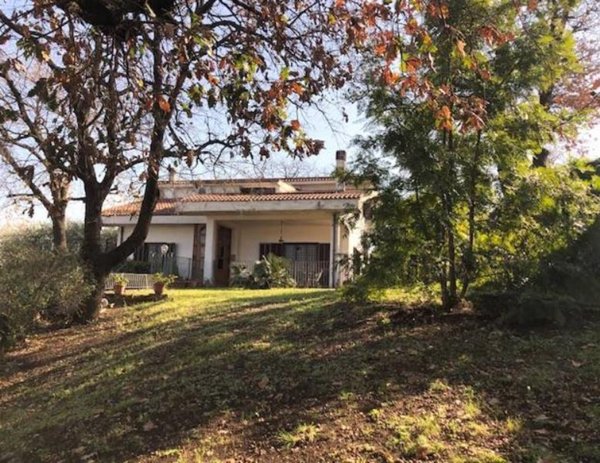 casa indipendente in vendita a Guidonia Montecelio in zona Marco Simone