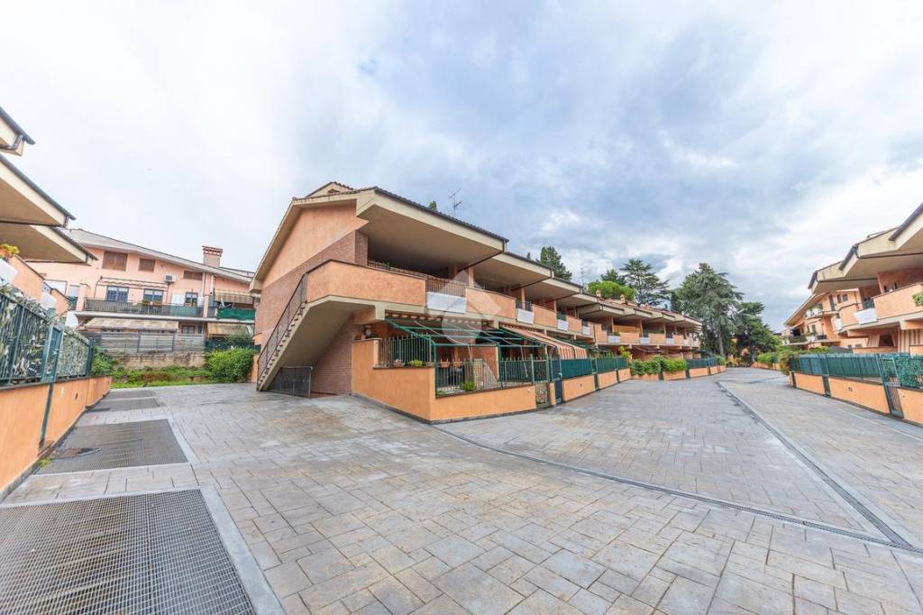 appartamento in vendita a Guidonia Montecelio in zona Villanova