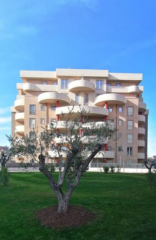 appartamento in vendita a Guidonia Montecelio in zona Guidonia