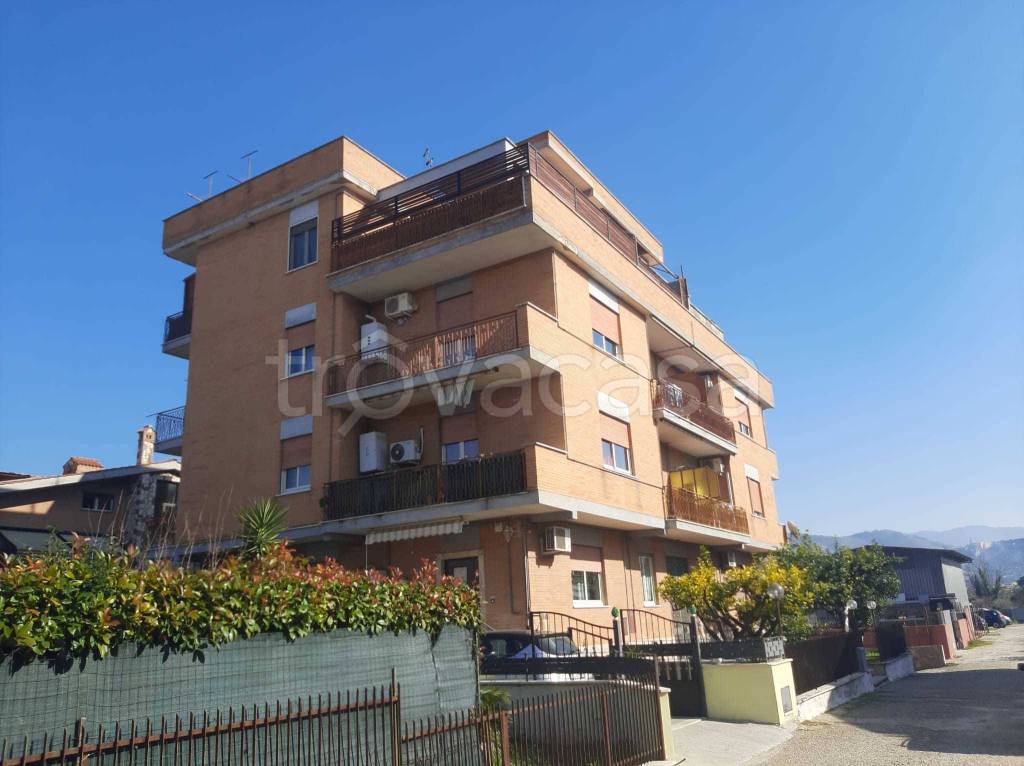 appartamento in vendita a Guidonia Montecelio in zona Villanova