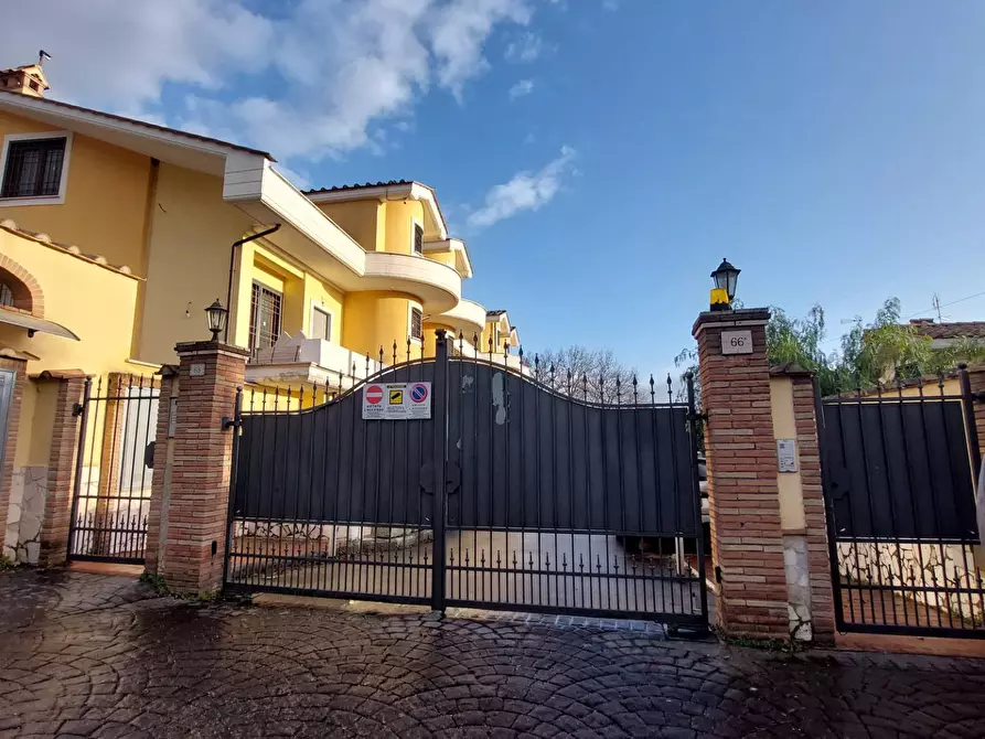 casa indipendente in vendita a Guidonia Montecelio in zona Marco Simone